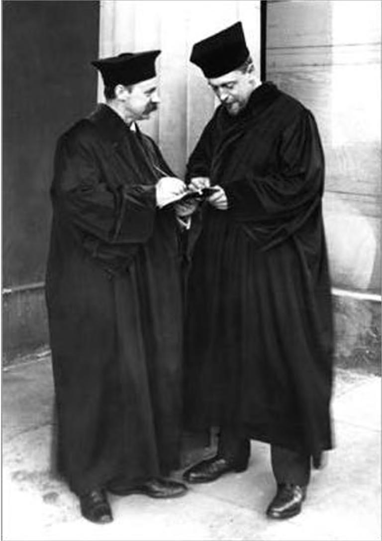 Karl Schwarzschild (left) with his doctoral student Ejnar Hertzsprung in professorial gowns at the Göttingen Observatory, 1909.